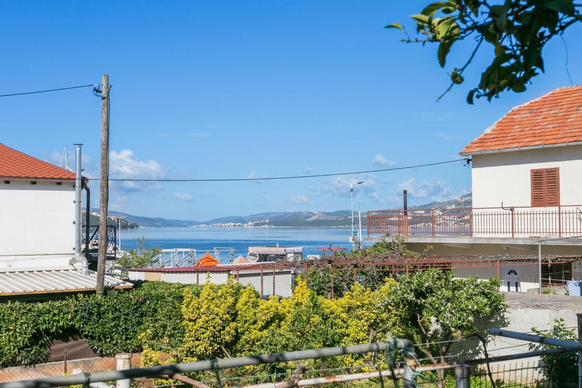 Seaside Apartments With A Swimming Pool Okrug Gornji, Ciovo - 11374 Trogir Exterior photo